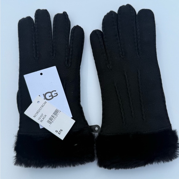 NWT UGG Black Exposed Sheepskin Shearling Cuff Gloves, Size S/P, RN 17541 - Picture 1 of 7